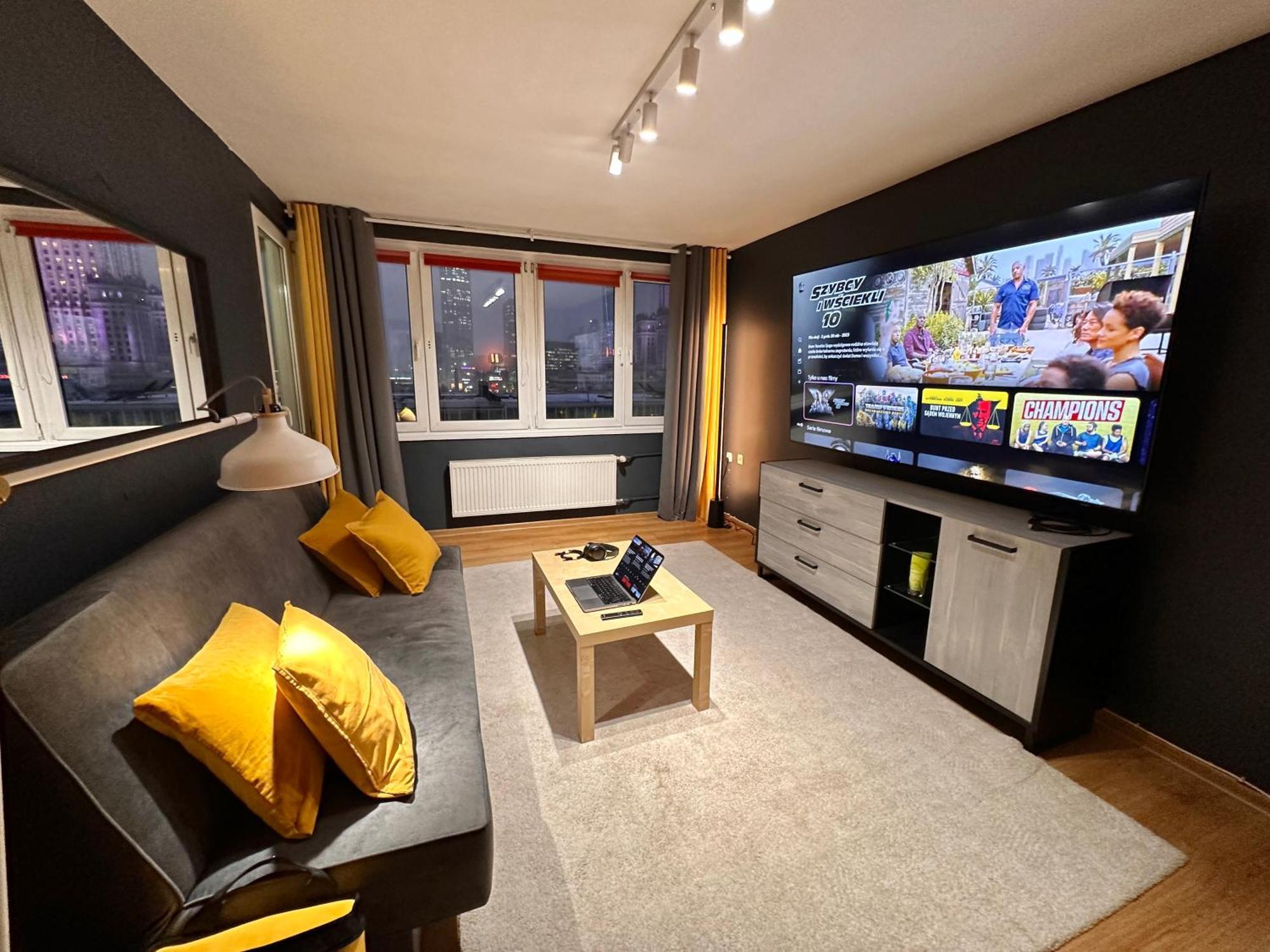 View 3 Fast Wifi 1gbs 85'tv Amazontv Hbo Disney+ * Varsavia