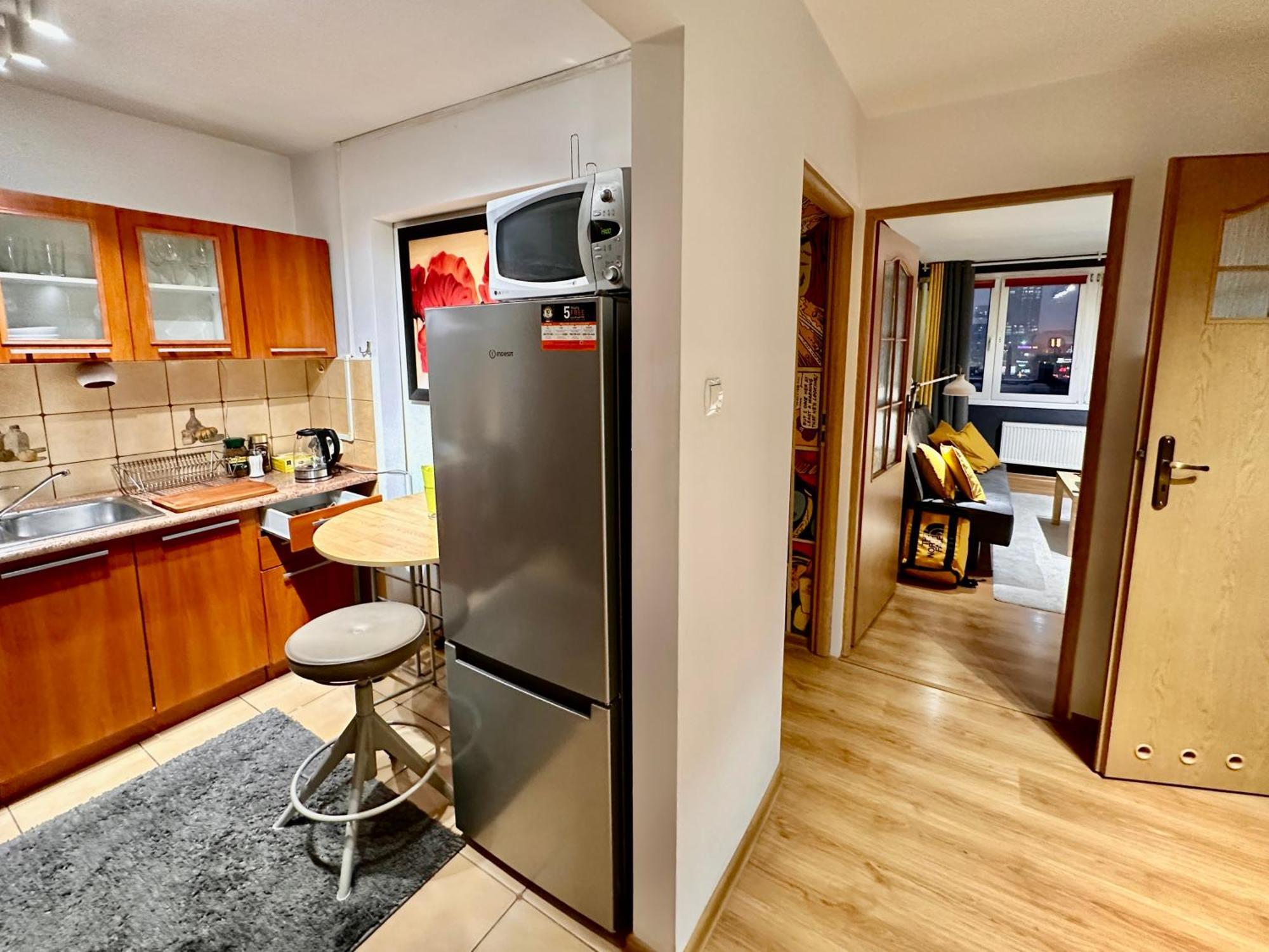 View 3 Fast Wifi 1gbs 85'tv Amazontv Hbo Disney+ Appartamento Varsavia