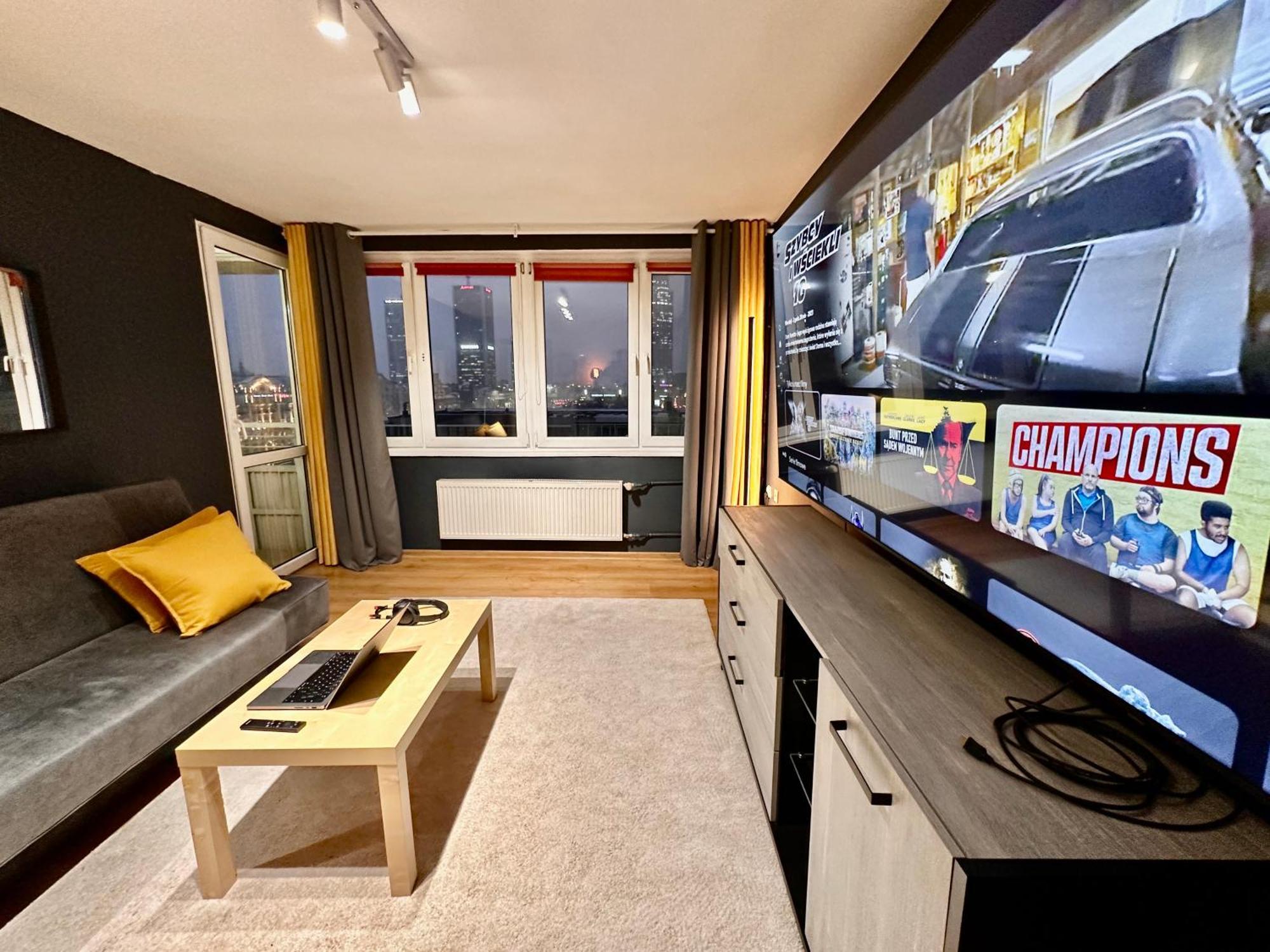 View 3 Fast Wifi 1gbs 85'tv Amazontv Hbo Disney+ Appartamento Varsavia
